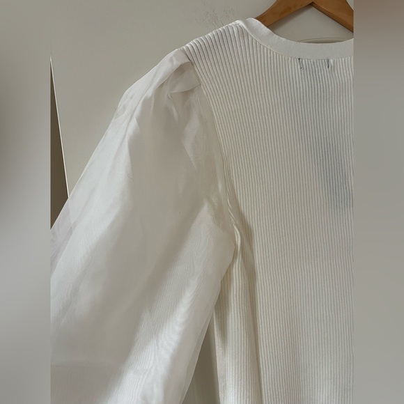 New! Design 365 Designer Brand Elegant White V-Neck Women's Sweater Medium - Picture 2 of 16